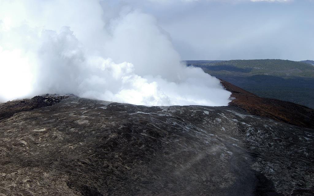 1-VolcanoPu'u 'O'o Crater-02