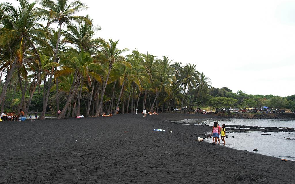 Black Sand Beach-02