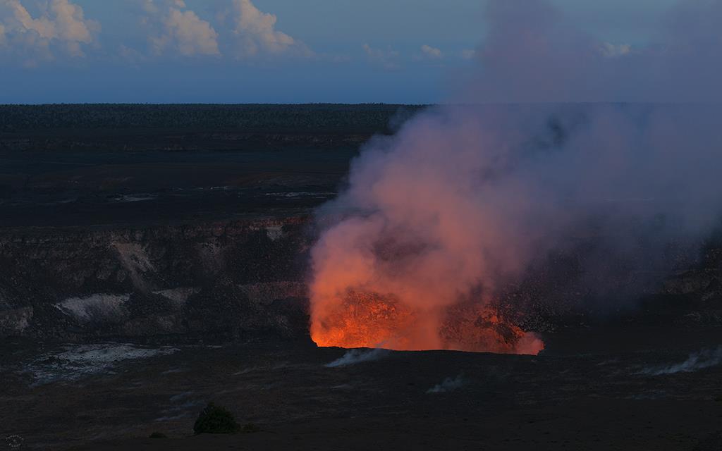 Volcano- Halema'uma'u Crater (BigIsland2013)-02